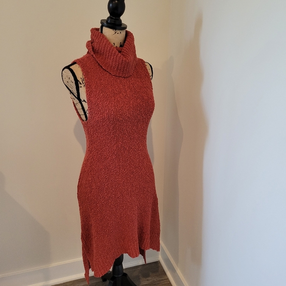 Guess Sleeveless Turtleneck knit Sweater - Picture 13 of 16